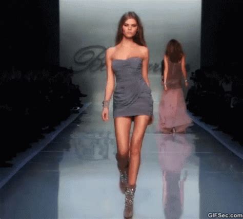 fashion show gif|The Hottest Fashion and Beauty Animated GIFs 